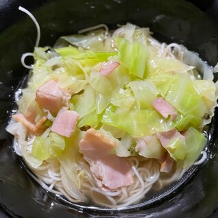 キャベツ・ベーコンのコンソメそうめん